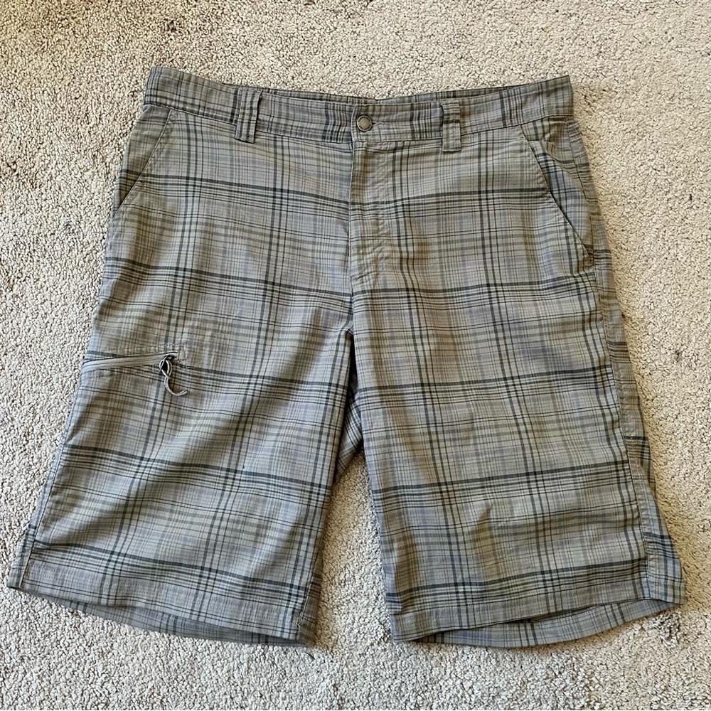 Columbia Sportswear Company Men’s Omni-Wick Flat Front Shorts Size 36